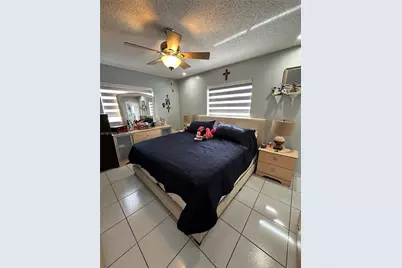 2385 W 69th St #2385-A, Hialeah, FL 33016 - Photo 18