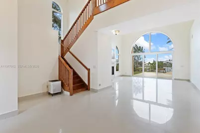 10091 NW 7th St, Plantation, FL 33324 - Photo 4