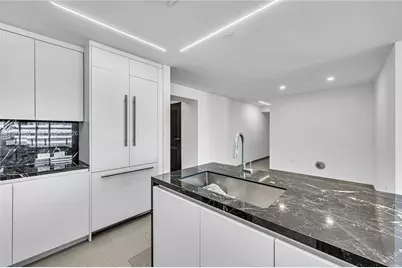 88 SW 7th St #806, Miami, FL 33130 - Photo 6