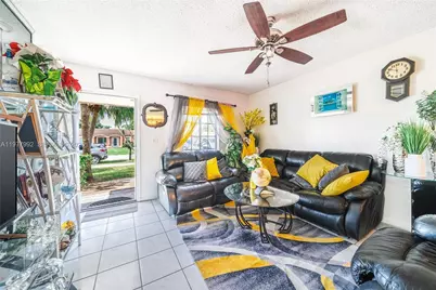 419 SW 80th Ave, Pompano Beach, FL 33068 - Photo 6