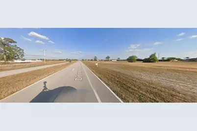 624 Diplomat Pkwy W, Cape Coral, FL 33993 - Photo 4