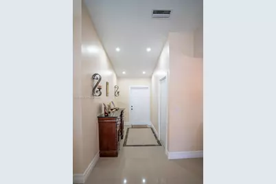 10704 SW 167th St, Miami, FL 33157 - Photo 4