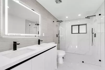 695 W 73 Pl, Hialeah, FL 33014 - Photo 22