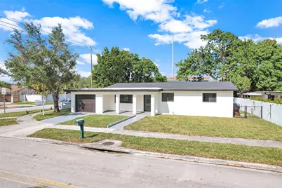 695 W 73 Pl, Hialeah, FL 33014 - Photo 2