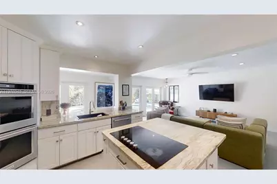 1131 NE 97th St, Miami Shores, FL 33138 - Photo 12