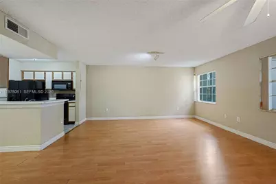 2871 N Oakland Forest Dr #210, Oakland Park, FL 33309 - Photo 6