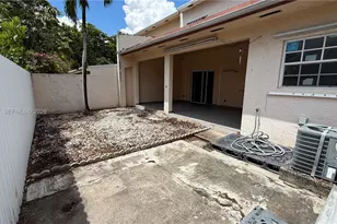 11249 SW 33rd Cir Pl, Miami, FL 33165 - Photo 22
