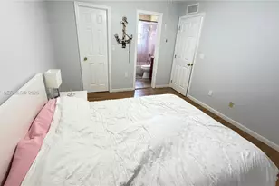 11249 SW 33rd Cir Pl, Miami, FL 33165 - Photo 12