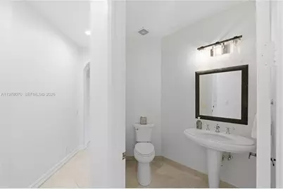 1397 Victoria Isle Dr, Weston, FL 33327 - Photo 32