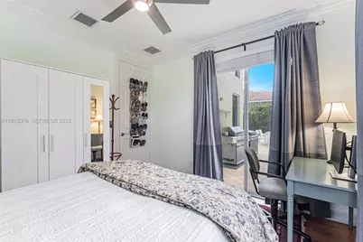 10221 Blue Palm St, Plantation, FL 33324 - Photo 40