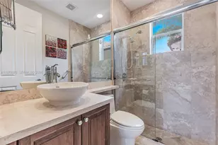 10221 Blue Palm St, Plantation, FL 33324 - Photo 44