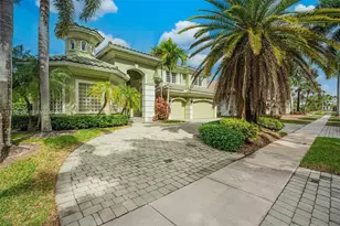 10221 Blue Palm St, Plantation, FL 33324 - Photo 4