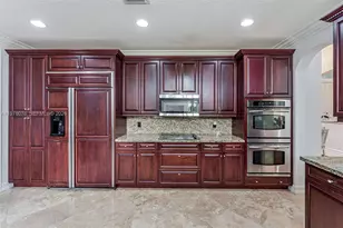 10221 Blue Palm St, Plantation, FL 33324 - Photo 12