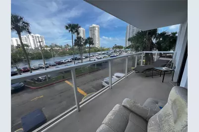 3701 N Country Club Dr #201, Aventura, FL 33180 - Photo 8