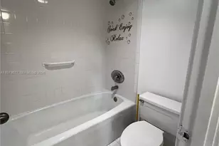 3701 N Country Club Dr, Aventura, FL 33180 - Photo 20