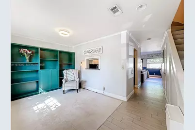 2128 NE 9th Ave, Wilton Manors, FL 33305 - Photo 4