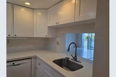 9688 Fontainebleau Blvd #307, Miami, FL 33172 - Photo 12