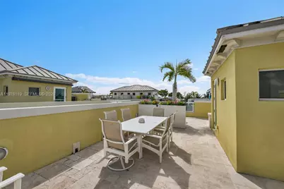 346 Elm St #A-10, Hollywood, FL 33019 - Photo 40