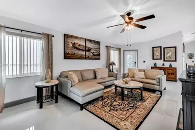 529 Lakeside Cir, Sunrise, FL 33326 - Photo 6