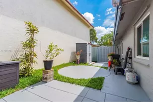 529 Lakeside Cir, Sunrise, FL 33326 - Photo 44