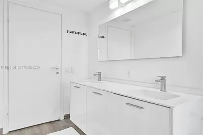 1300 Brickell Bay Dr #2702, Miami, FL 33131 - Photo 14