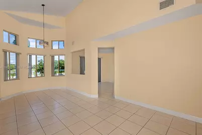 15853 SW 10th St, Pembroke Pines, FL 33027 - Photo 4