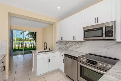 15853 SW 10th St, Pembroke Pines, FL 33027 - Photo 14