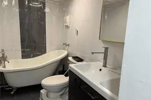 9520 SW 8th St, Miami, FL 33174 - Photo 8