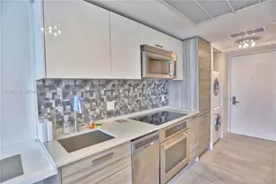 1300 Brickell Bay Dr, Miami, FL 33131 - Photo 4