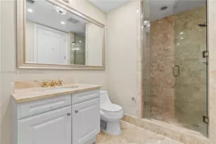 1425 Brickell Ave, Miami, FL 33131 - Photo 8