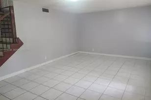 29 Seville Cir, Davie, FL 33324 - Photo 4