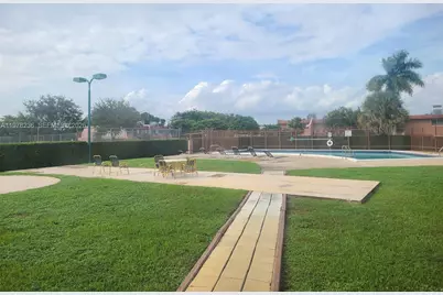 29 Seville Cir #4-49, Davie, FL 33324 - Photo 18