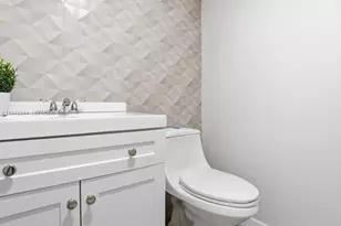 301 SW 135th Ave, Pembroke Pines, FL 33027 - Photo 16