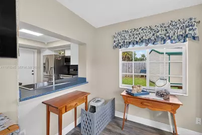 9291 NW 11th Ct, Pembroke Pines, FL 33024 - Photo 24