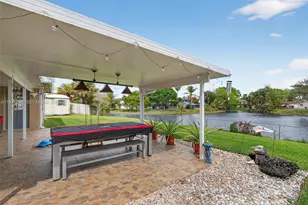 9291 NW 11th Ct, Pembroke Pines, FL 33024 - Photo 8