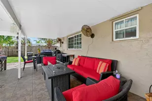 9291 NW 11th Ct, Pembroke Pines, FL 33024 - Photo 30