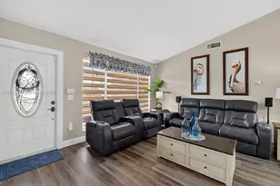 9291 NW 11th Ct, Pembroke Pines, FL 33024 - Photo 10