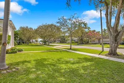 1235 NE 95th St, Miami Shores, FL 33138 - Photo 32