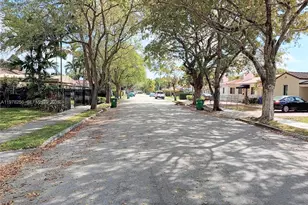 2346 SW 20th St, Miami, FL 33145 - Photo 14