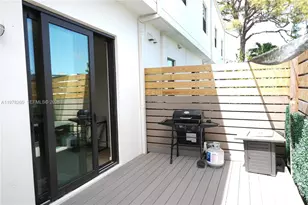 211 SE 4th St, Hallandale Beach, FL 33009 - Photo 28