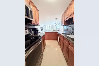 100 Lincoln Rd #521, Miami Beach, FL 33139 - Photo 12