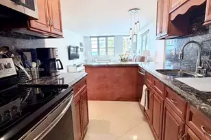 100 Lincoln Rd, Miami Beach, FL 33139 - Photo 12