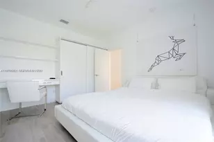 880 N Venetian Dr, Miami Beach, FL 33139 - Photo 18