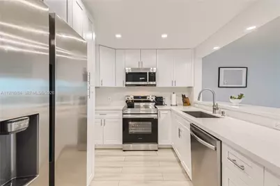 3800 S Ocean Dr #1818 (Available May), Hollywood, FL 33019 - Photo 4