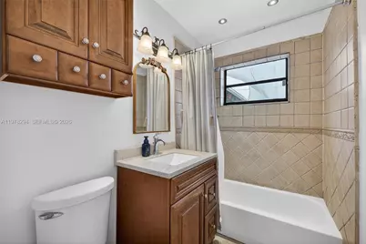 731 N 69th Ave, Hollywood, FL 33024 - Photo 26