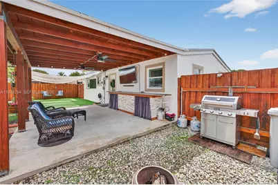 731 N 69th Ave, Hollywood, FL 33024 - Photo 36