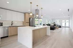 2416 NE 19th Terrace, Wilton Manors, FL 33305 - Photo 2