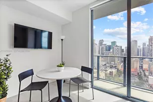 121 NE 5th St, Miami, FL 33132 - Photo 2