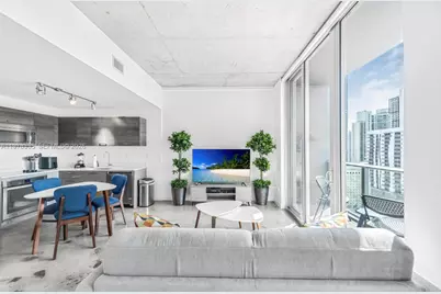 151 SE 1st St #2409, Miami, FL 33131 - Photo 2