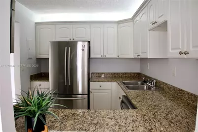 600 Parkview Dr #305, Hallandale Beach, FL 33009 - Photo 1